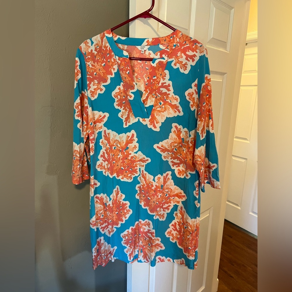 Women’s Crown & Ivy Coral vneck shift dress